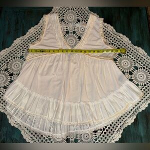 POL Cream Top with Lace Detail